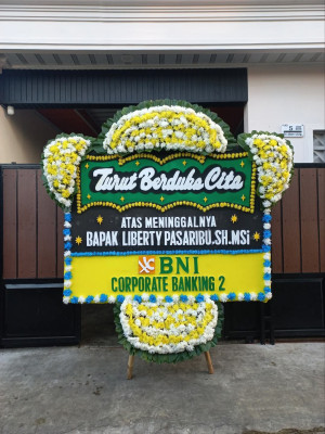 Papan Bunga Duka di Petisah Tengah