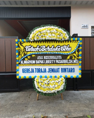 Papan Bunga Duka di Petisah Tengah